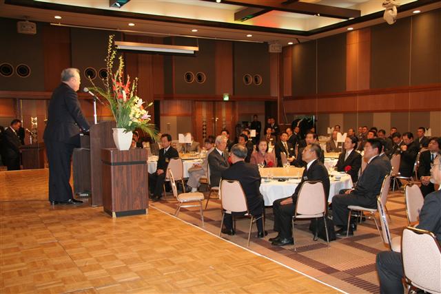 ���{�m�����͂�ł̍����V�N��