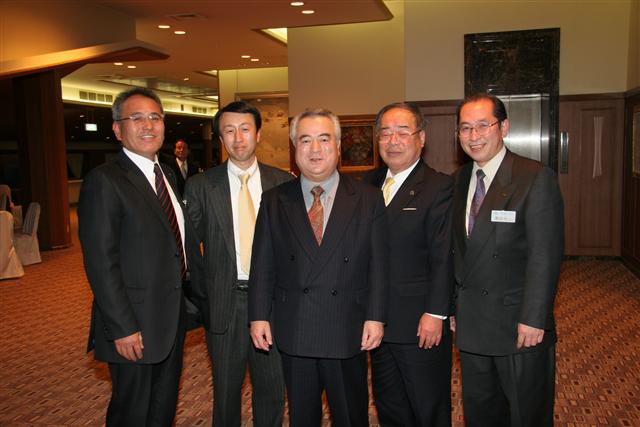 ���{�m�����͂�ł̍����V�N��