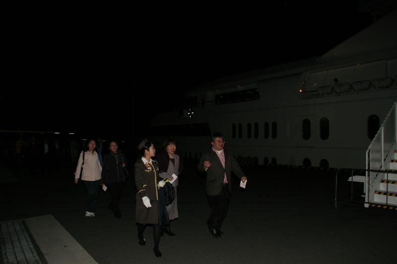 �͂ƃo�X�ŏ��铌���i�C�g�c�A�[