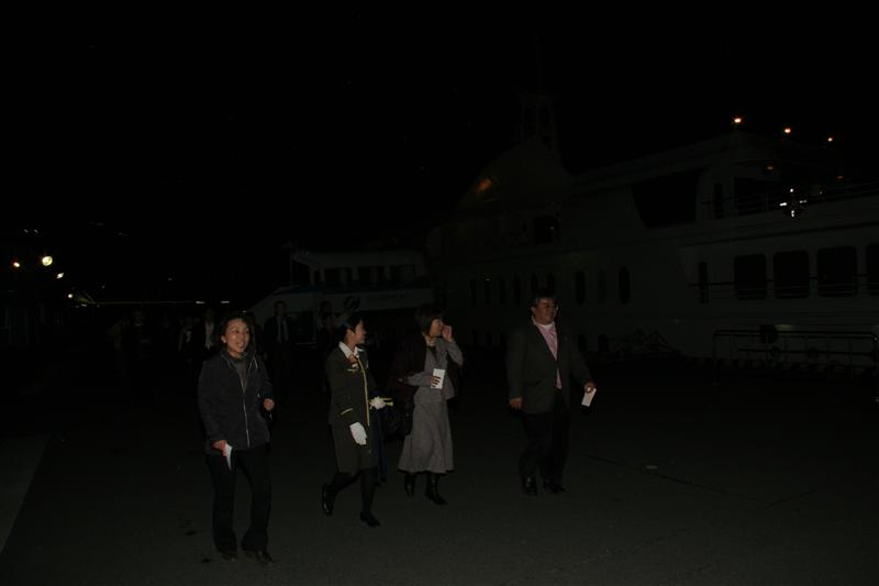 �͂ƃo�X�ŏ��铌���i�C�g�c�A�[