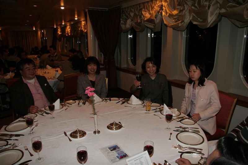 �͂ƃo�X�ŏ��铌���i�C�g�c�A�[