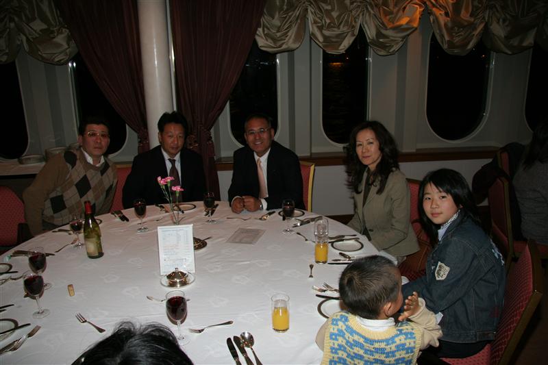 �͂ƃo�X�ŏ��铌���i�C�g�c�A�[