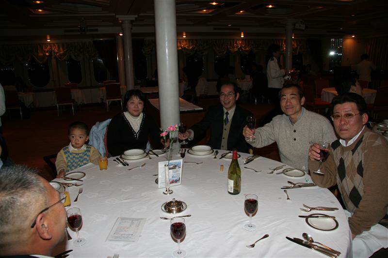 �͂ƃo�X�ŏ��铌���i�C�g�c�A�[