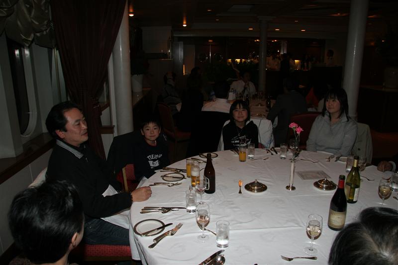 �͂ƃo�X�ŏ��铌���i�C�g�c�A�[