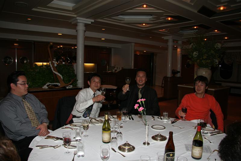 �͂ƃo�X�ŏ��铌���i�C�g�c�A�[