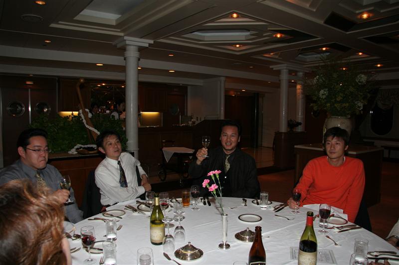 �͂ƃo�X�ŏ��铌���i�C�g�c�A�[