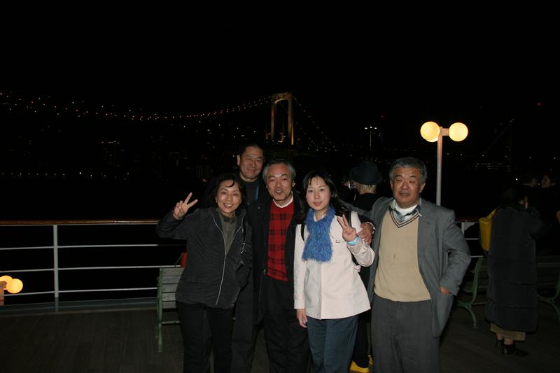 �͂ƃo�X�ŏ��铌���i�C�g�c�A�[